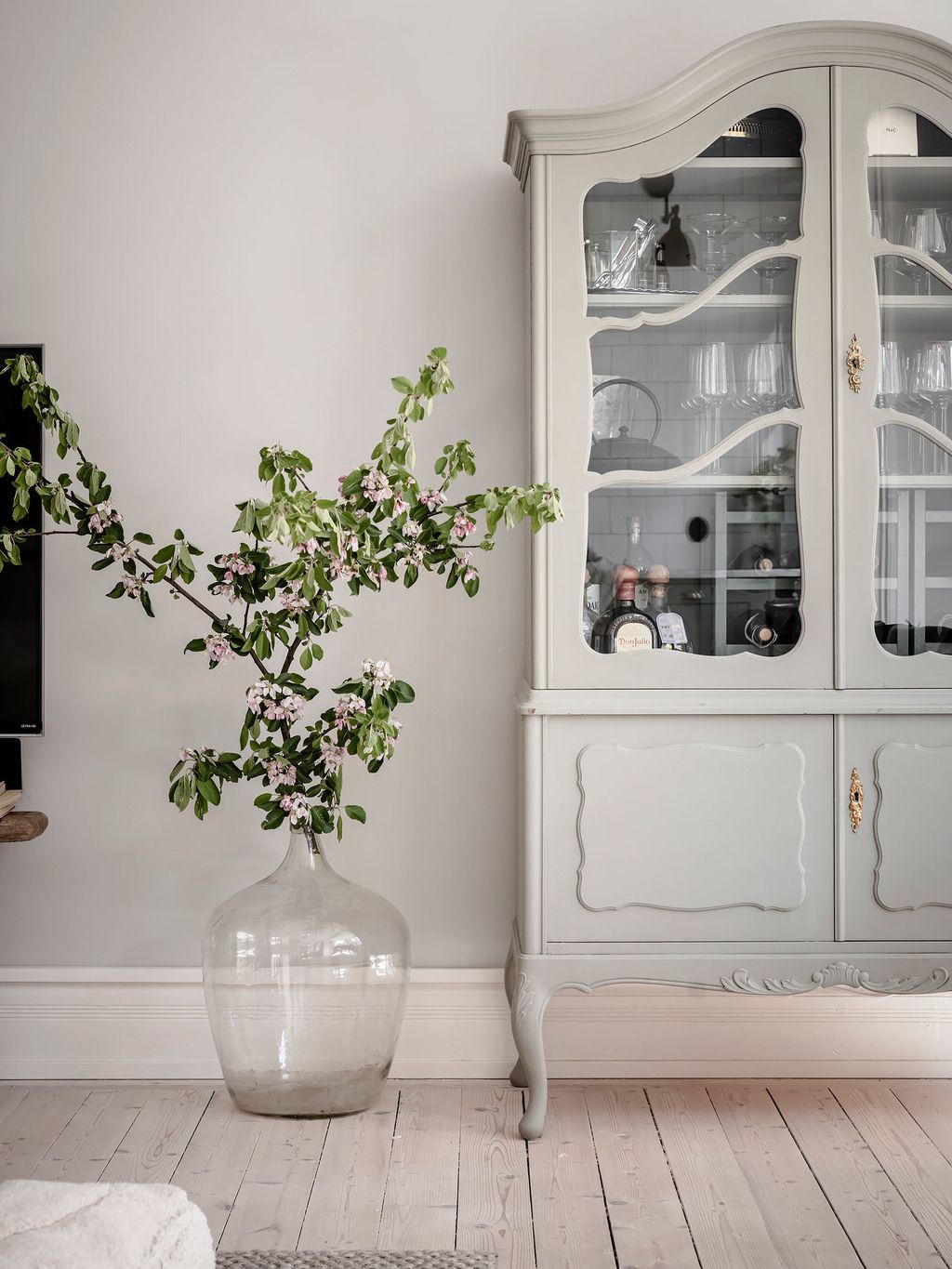 Valoisa, tyylikäs, tilava huoneisto